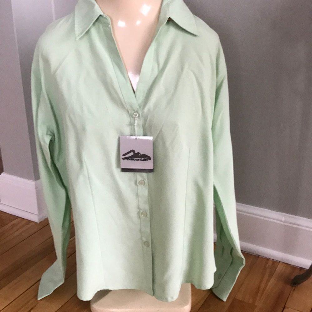 Tri-Mountain mint technical shirt, NWT, medium